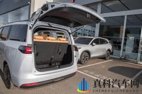 10万内MPV推荐！五菱星光730PHEV，全能舒享大7座MPV-1