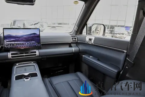 比亚迪又上新了，这车空间大续航强，还带智能座舱，香不香？-2
