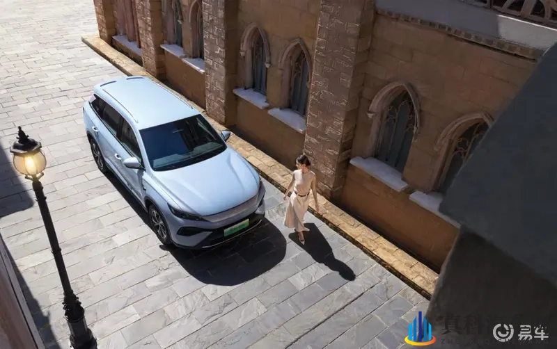 比亚迪宋双车升级，两周不充，跨城一箱油，配置优秀-1