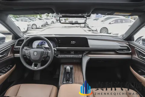 进口皇冠怎么选？299 万至享版碾压 349 万至尊版？-3