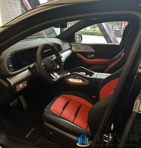 西装暴徒的自我修养:详析奔驰AMG GLE52的高低配差异-1