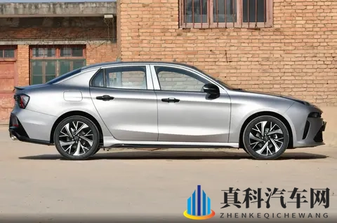 试驾领克03 2026款03+ 20TD性能进阶版：这车让我懂得了啥叫真香！-3