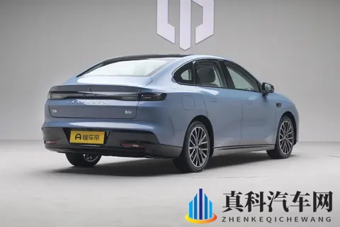 售价898万起+2735mm轴距，高配车型还配激光雷达，零跑B01香吗？-3