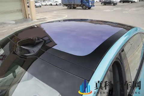 高颜值C级轿跑,37s破百,配激光雷达+电动尾翼,预售1499万起-2