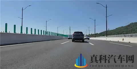 无尽 得到 向上 可爱 小精灵：创新车型亮相：独特魅力，引领绿色出行潮流-2