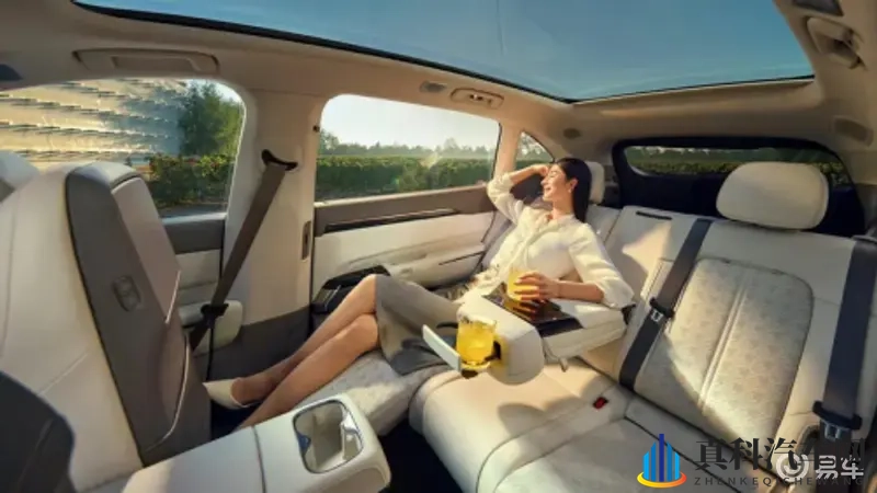 焕新极氪7X的技术答卷：十大黑科技筑成“移动堡垒”-1