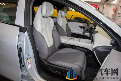 “公路磁悬浮” 到底是噱头还是真功夫？深蓝L06这些细节太戳心-3