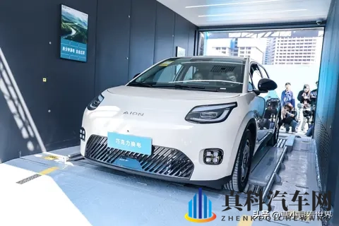 刘强东也卖车了,最低499万,续航500公里,雷军比亚迪有压力?-3