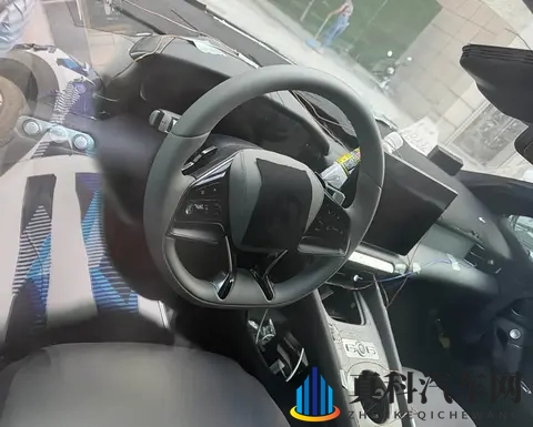 40万圆梦敞篷跑车?腾势Z软顶版路试谍照曝光!-1