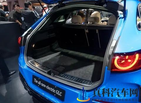 新款梅赛德斯奔驰GLC EQ在日本移动展亮相！-3