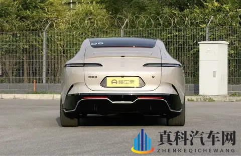 四激光加持+356km纯电续航!阿维塔12十项升级,配置诚意满满-1