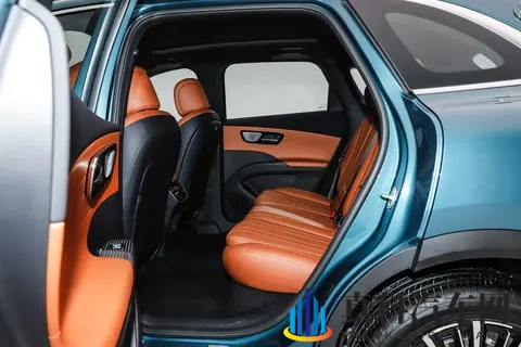 1059万元起,外观大气精致,奇瑞全新瑞虎8开启预售!-1