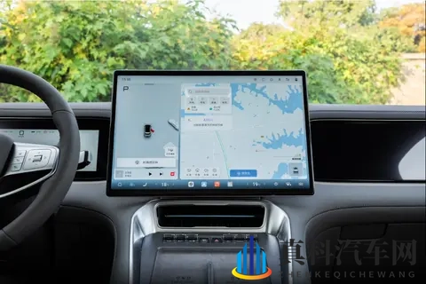 售2998万起,20T三电机插混,车长52米配6座,试驾体验腾势N8L-1