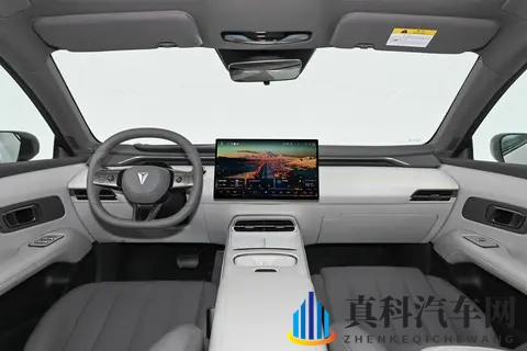 入门即满配？试驾深蓝L06，15万级轿跑新选择？-1