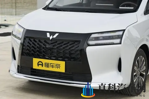 五菱星光730 PHEV：7座大空间，电动侧滑门，家用好帮手-1