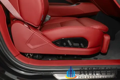 阿维塔12四激光版试驾体验:30万级豪华轿车的实用之选-2