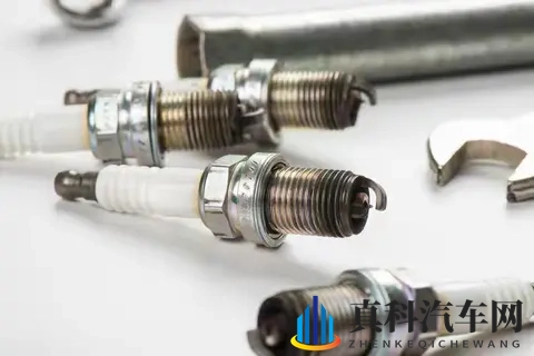 开了6年车，才知道原来火花塞根本不用定期换，都是经验！-2