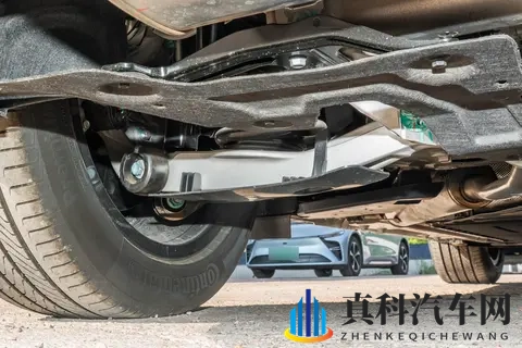 豪华SUV新标杆！这台国产车真香，轴距3米，增程续航超1600km-2