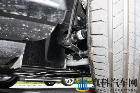 奔驰A35L AMG居然是台能拉娃的性能车?-1