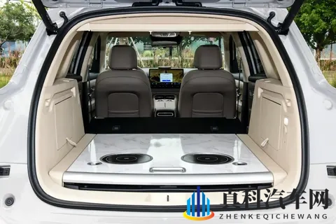 230km纯电续航或全时四驱,第三代蓝电E5 PLUS,究竟如何?-1