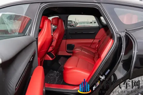 华为深度加持,鸿蒙座舱,12扬声器+冰箱,试驾阿维塔12-2