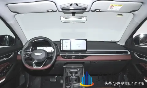 上课揉我下面 啊 嗯：课堂中突发尴尬互动，身体不适，学生求助声响起-3