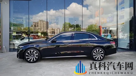 一手准新“行政座驾”！25款奔驰E300L，8千公里，气场不输S级-1