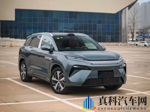 方程豹充电桩事件,盘点比亚迪“天才”设计师,有哪些神来之笔-2