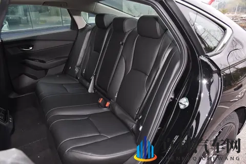 2025款英仕派典雅版，中型车性价比之王？-2