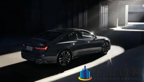 “扮猪吃老虎”，车长4954mm，搭载29升V6发动机，加速47s-2