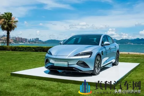 比亚迪将在2026年加快兆瓦闪充桩建设-1