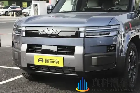 方程豹钛7实车体验：大五座布局，空间宽敞舒适，适合家用-1