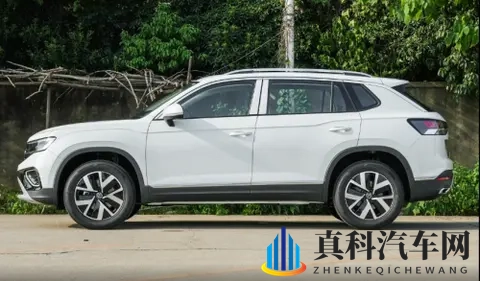 福特领睿燃油版宽适大空间对比大众探岳,谁是全家出行优选?-1