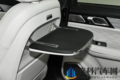 买家庭用车别着急，先看看这款，空间大，配置实用，价格实惠-3