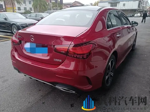 15万拿下准新一手红色奔驰A级,都市丽人的精致之选!-2