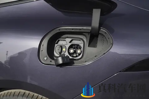 阿维塔06：新能源轿车的选择困扰，这款新车会给你惊喜！-2