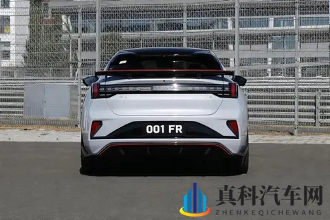 国产性能车硬碰硬,小米SU7 Ultra和极氪001 FR,到底谁更强?-2