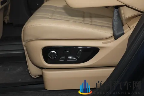 深蓝S09与蓝山,都是华为系6座SUV,家用选哪个更合适?-3