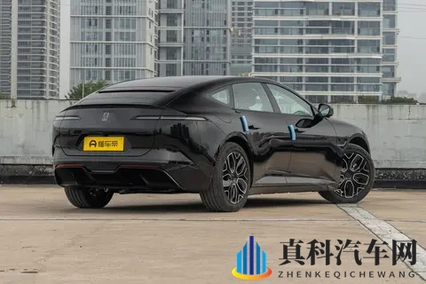 25万级起售，无短板的中大型豪华轿车？阿维塔12四激光版-3