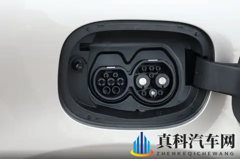 实力再提升,长安Lumin宝藏版惊喜来袭,优惠价479万起-1