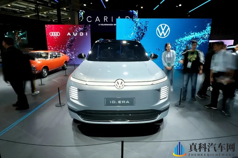 上汽大众增程式全尺寸SUV概念车IDERA亮相进博会-1