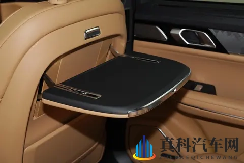 上市即热销！这款燃油车凭什么？看完配置清单，我懂了-1