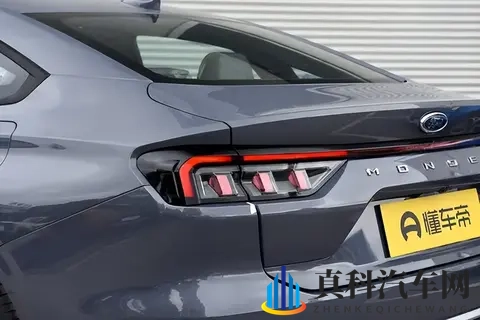 不到20万的合资运动型中级车,开起来完全不像这个价位-1