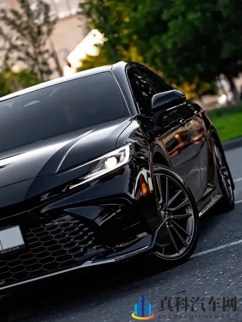 丰田凯美瑞降价后 13 万 直接把家用 B 级车的 “痛点” 全解决了！-2