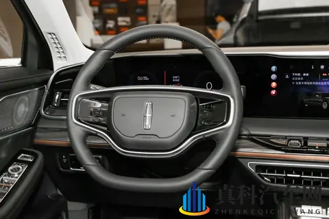 林肯Z配置差异化分析,混动、纯燃油具体该怎么选?-1