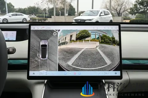 星纪元ES增程版Ultra四驱旗舰：重新定义中大型纯电轿车的均衡性-3