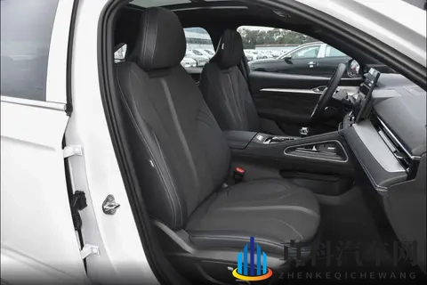 试驾体验吉利星瑞东方曜，操控用料依旧好评，10万级家轿优选！-2