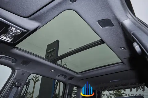 方程豹钛7：1300km超长续航+1880L魔术空间，解决带娃出行难题！-1