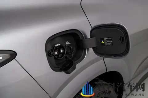 比亚迪又造了一台爆款!百天下线10万台,1398万起售-2