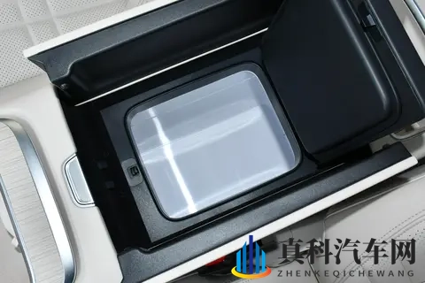 问界M9VS深蓝S09:两种不同的家庭用车理念-3